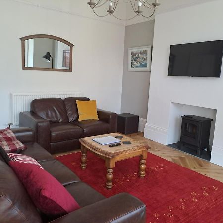 Spinnaker - Self Catering Apartment, Тенби Экстерьер фото